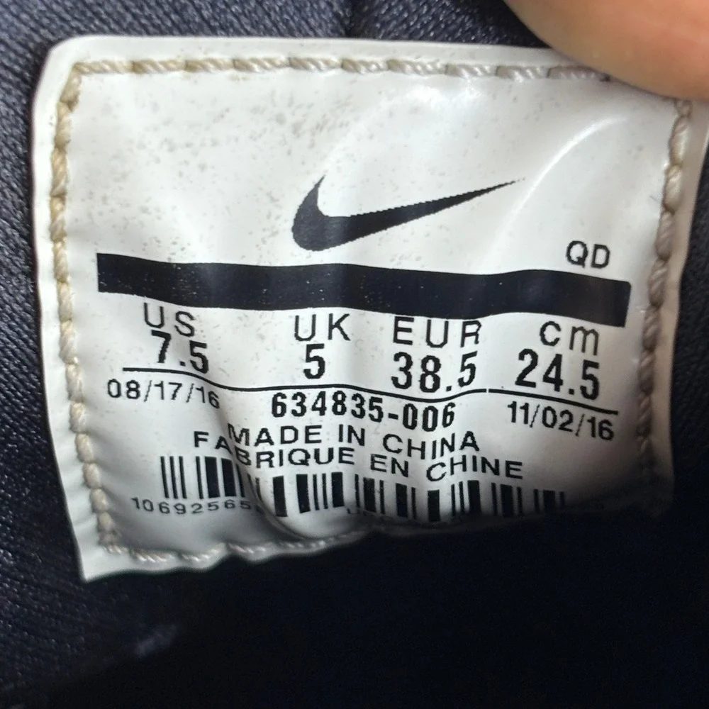 Nike Air Huarache Run Low Top Athletic Sporty Streetwear Sneaker Black Women 7.5